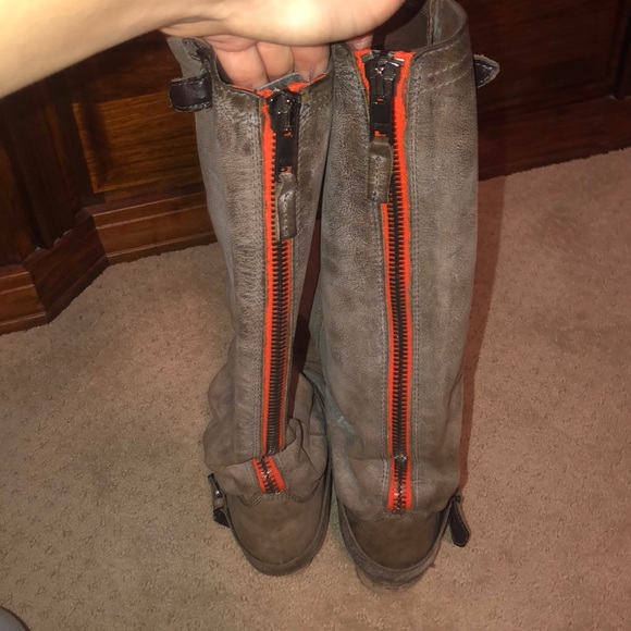 Steve Madden Roady Boots - Picture 2 of 3